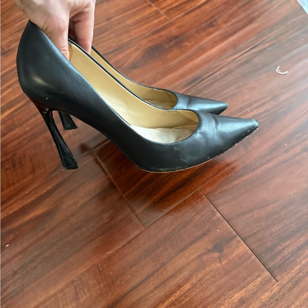 Marc Fisher Black Pointed-Toe Stiletto Pumps Size 9 Decent condition